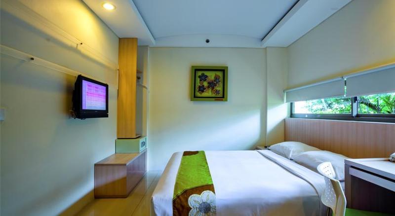 Grandmas Plus Hotel Seminyak Exterior photo